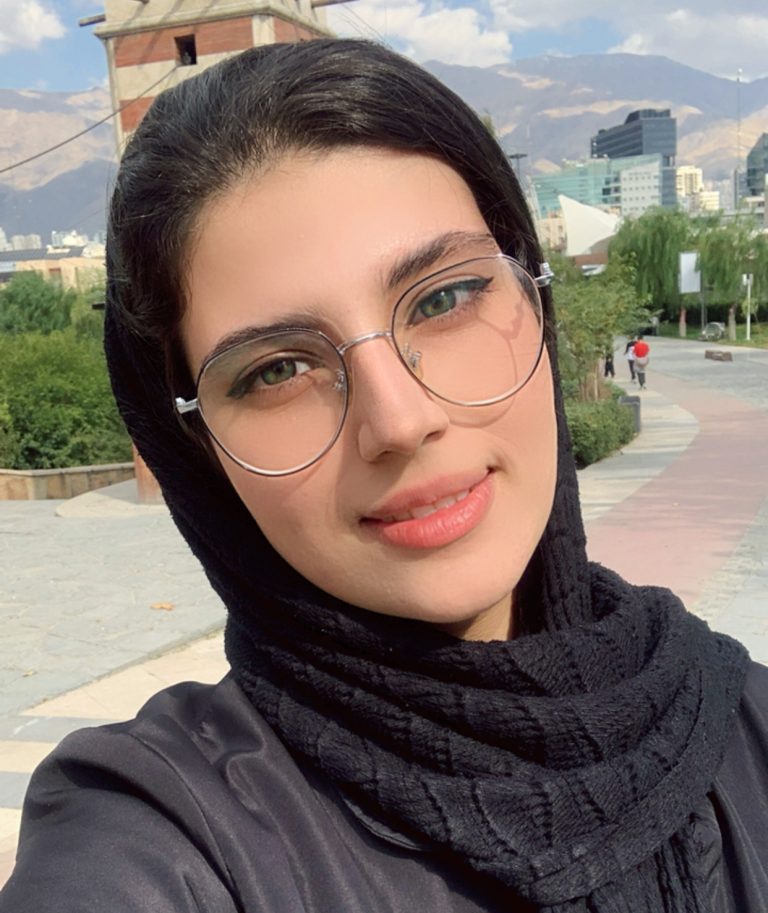 فاطمه پهلوان ادمین